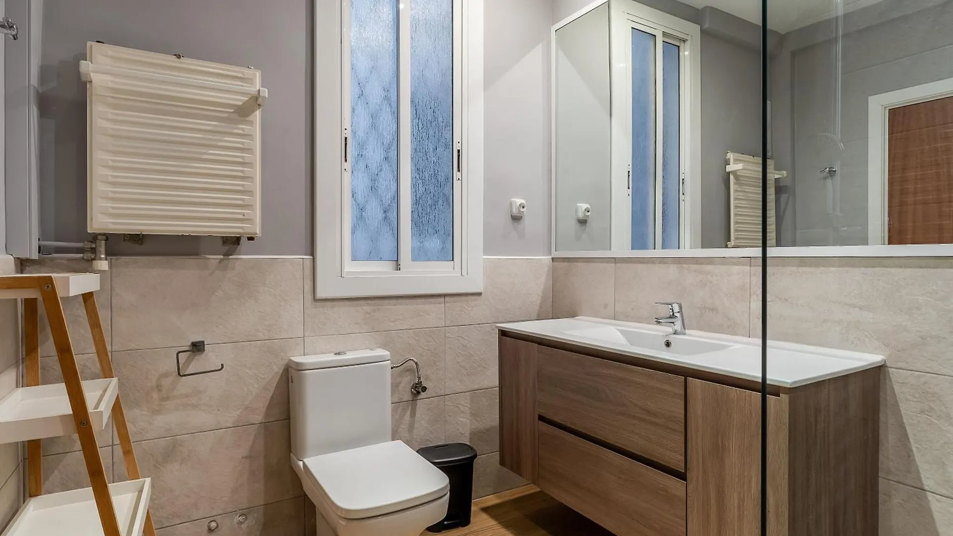 Ab Passeig De Gracia Corsega Daire Barselona İspanya